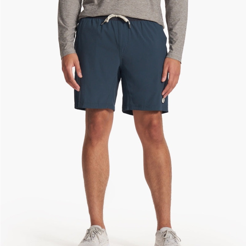 Vuori Kore Short 5” Men's Athletic Shorts size S indigo color